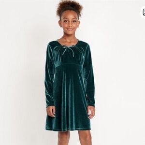 Old Navy Kids Girls Dark Green Velvet Dress size 6-7